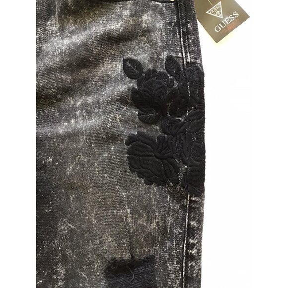 Guess Women’s Mid Rise sexy Curve Skinny Jeans Black Destroy Embroidered Size 27 - Picture 9 of 12